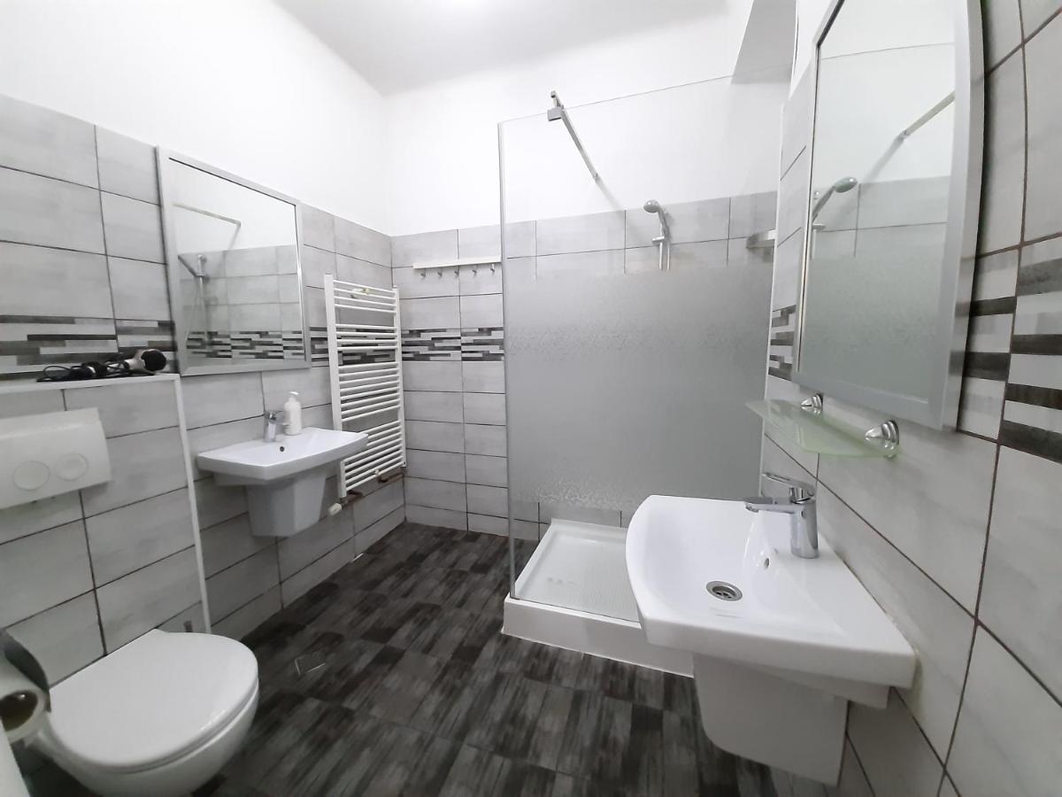 Four Rooms Apartment Central Bukurešť Exteriér fotografie